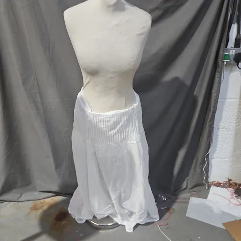 WEEKDAY WHITE PLEATED SKIRT – WOMEN'S, EU 38 / UK 10