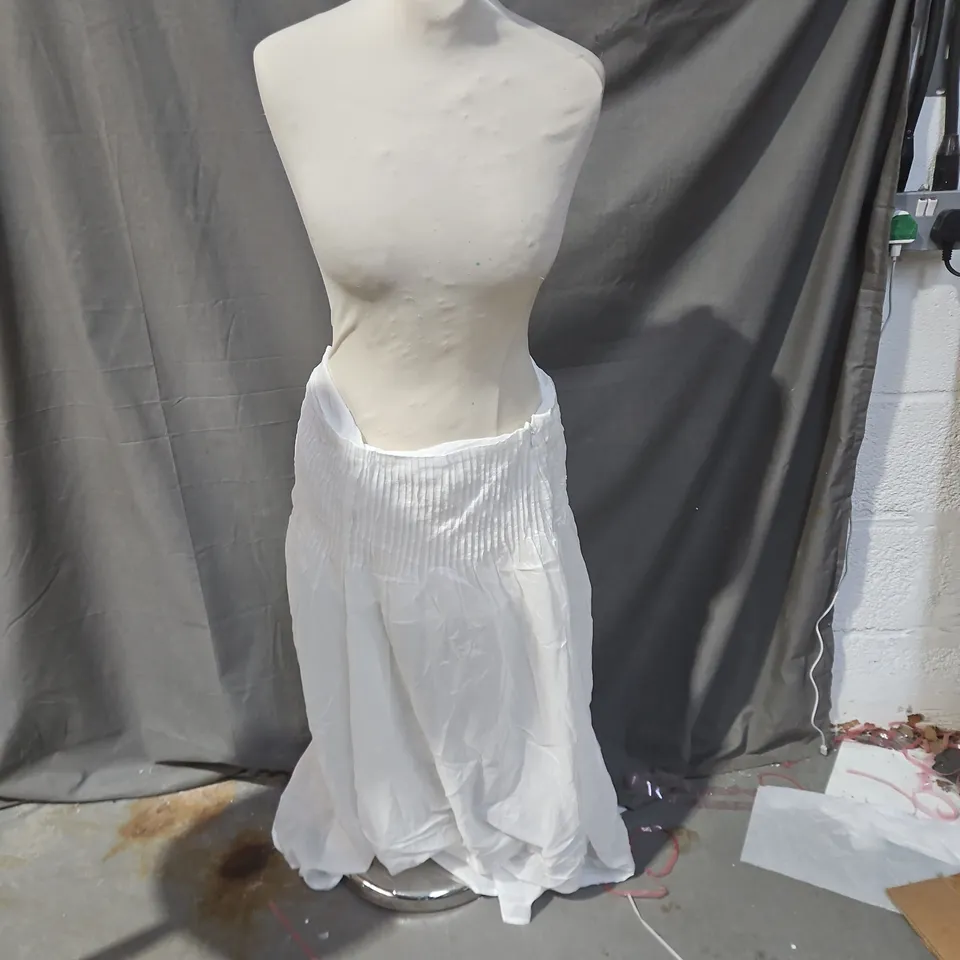 WEEKDAY WHITE PLEATED SKIRT – WOMEN'S, EU 38 / UK 10