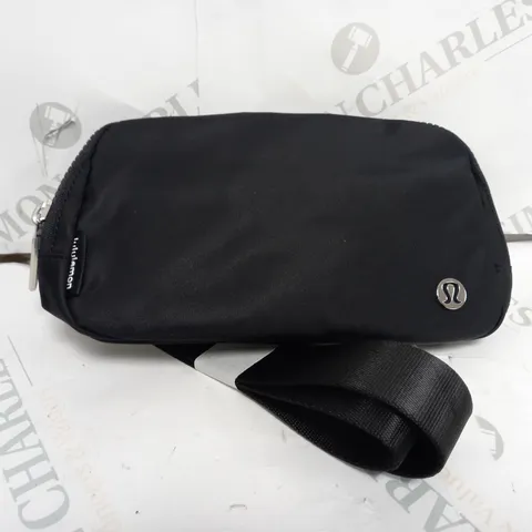 LULUMELON BLACK EVERYWHERE BELT BAG