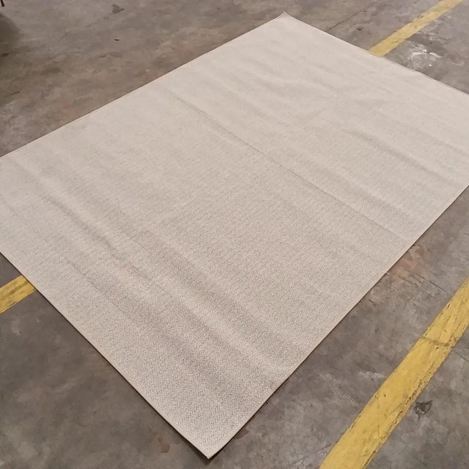 QUALITY DESIGNER AREA RUG - APPROXIMATELY 230CM X 160CM