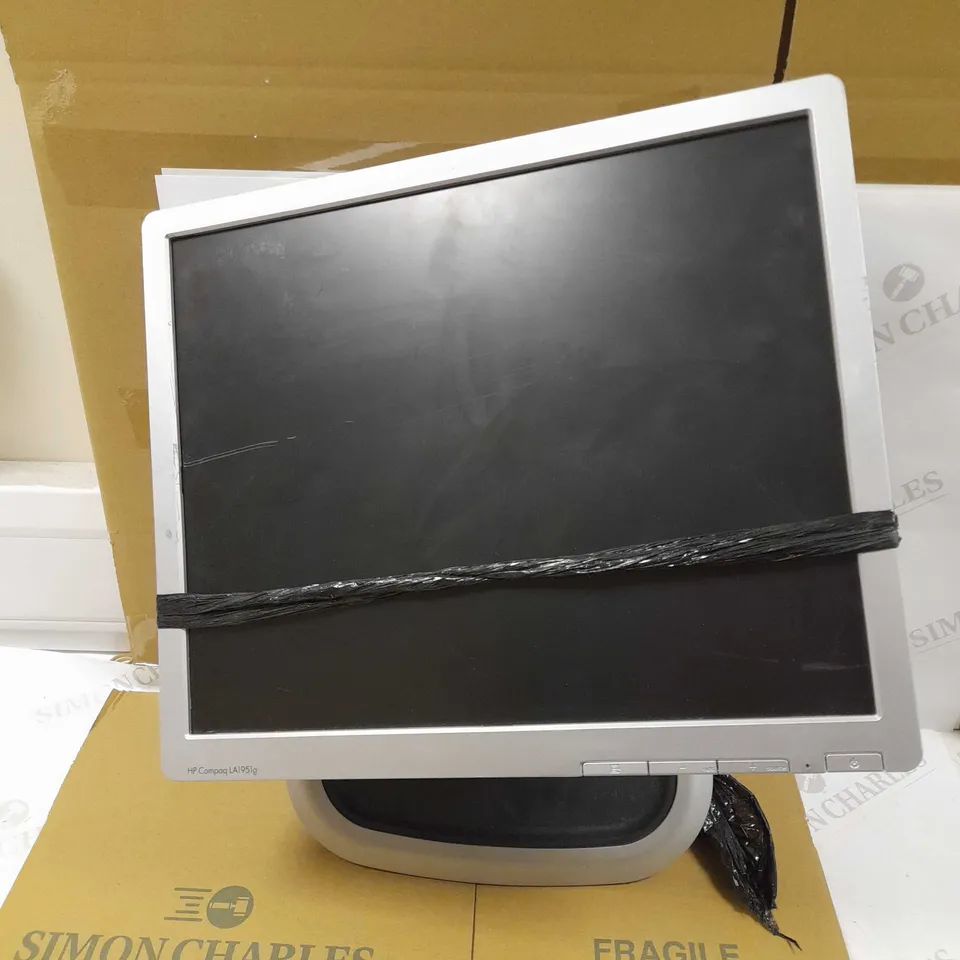 HP COMPAQ LA1951G MONITOR 