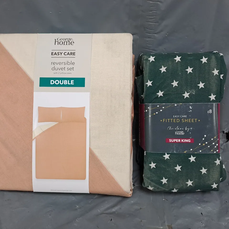 BOX OF APPROXIMATELY 10 ASSORTED HOUSEHOLD ITEMS TO INCLUDE BEDDING, SAUCEPANS, ETC - COLLECTION ONLY