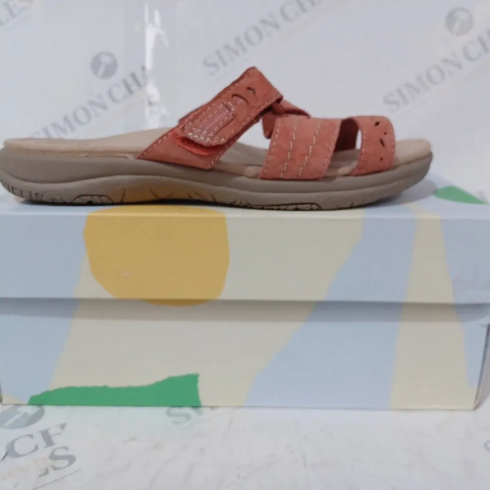BOXED PAIR OF EARTH ORIGINS SHANTEL MULE SANDALS IN TERRACOTTA SIZE 3