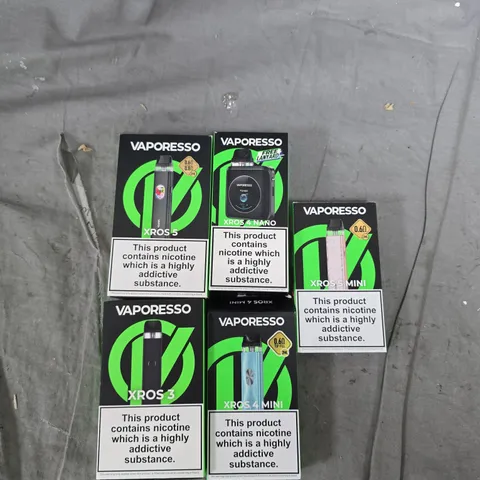 BOX OF APPROXIMATELY 30 ASSORTED E-CIGARETTES AND ACCOMPANIMENTS TO INCLUDE: VARIOUS VOOPOO ITEMS 