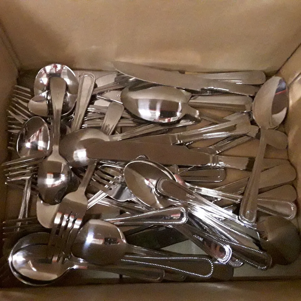 BOXED JUDGE 44 PIECE STAINLESS STEEL CUTLERY SET