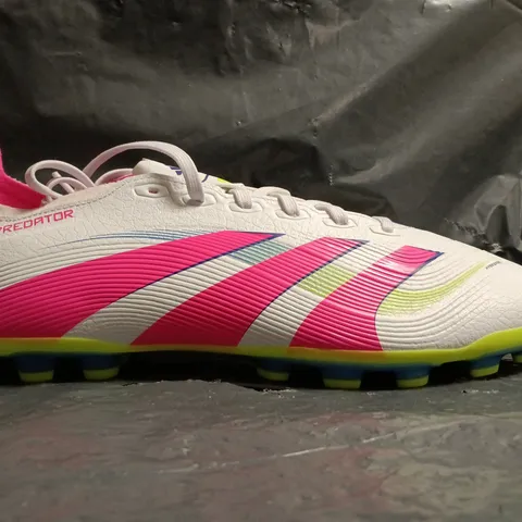 PAIR OF ADIDAS PREDATOR LEAGUE 2G FOOTBALL BOOTS IN WHITE/MULTI SIZE UK 9