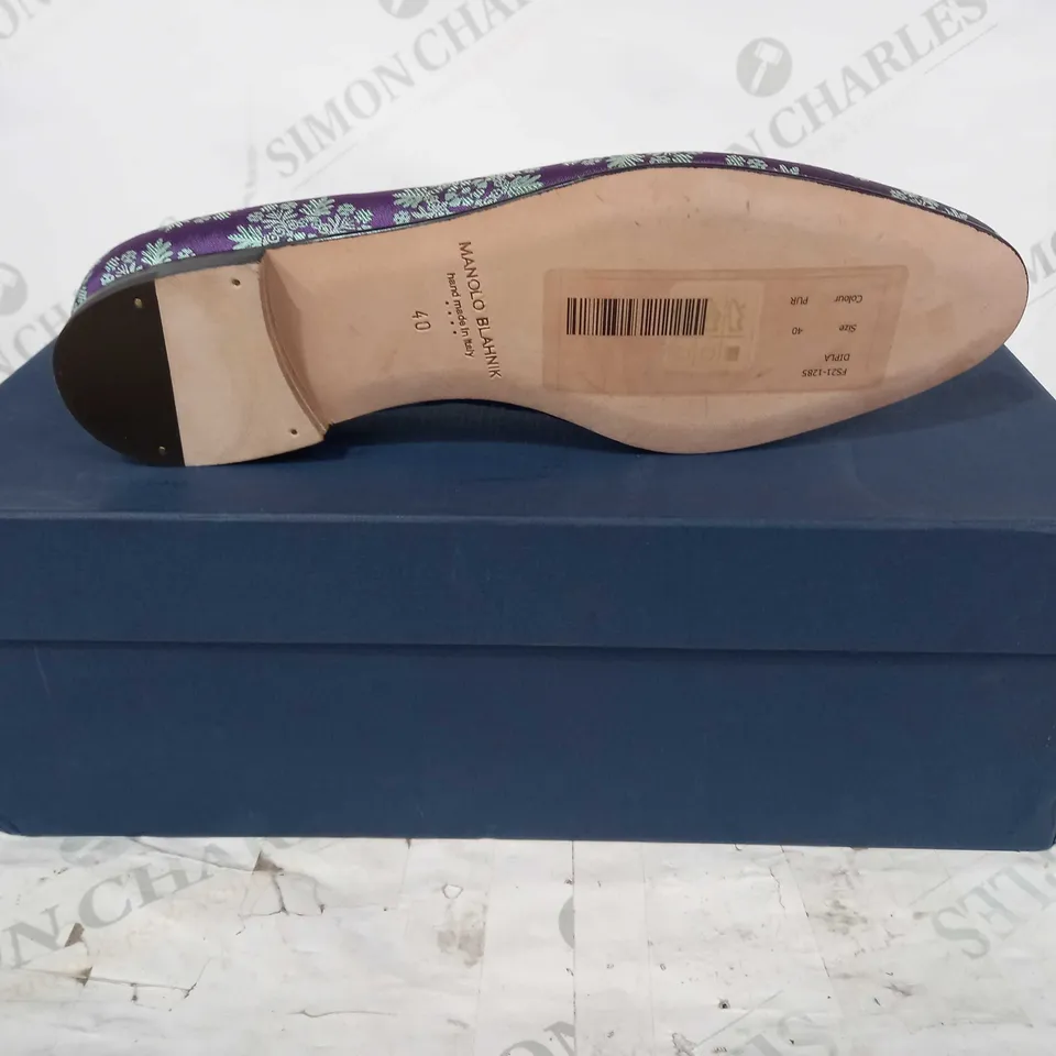 BOXED PAIR OF MANOLO BLAHNIK SLIP-ON SHOES IN PURPLE/BLUE EU SIZE 40
