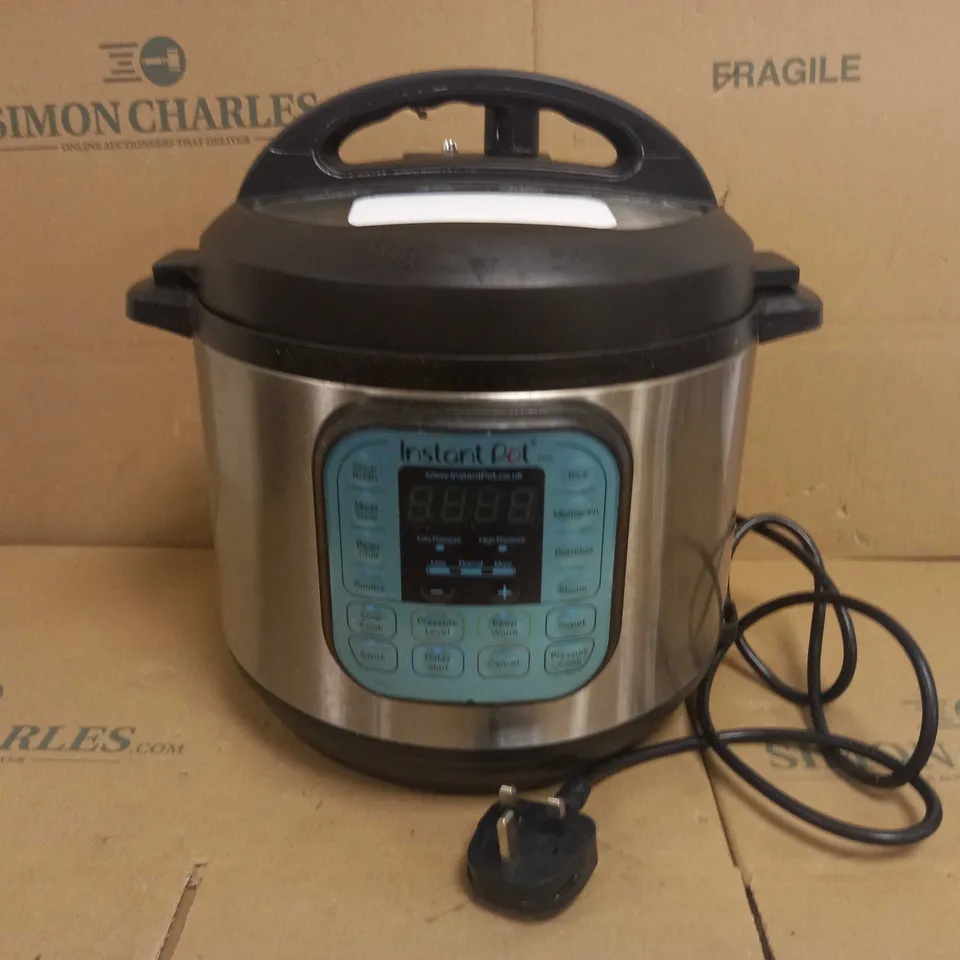 INSTANT POT PRESSURE COOKER 