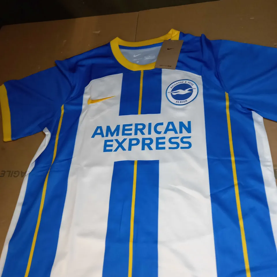 BRIGHTON AND HOVE ALBION HOME SHIRT WITH MAC ALLISTER 10 SIZE M