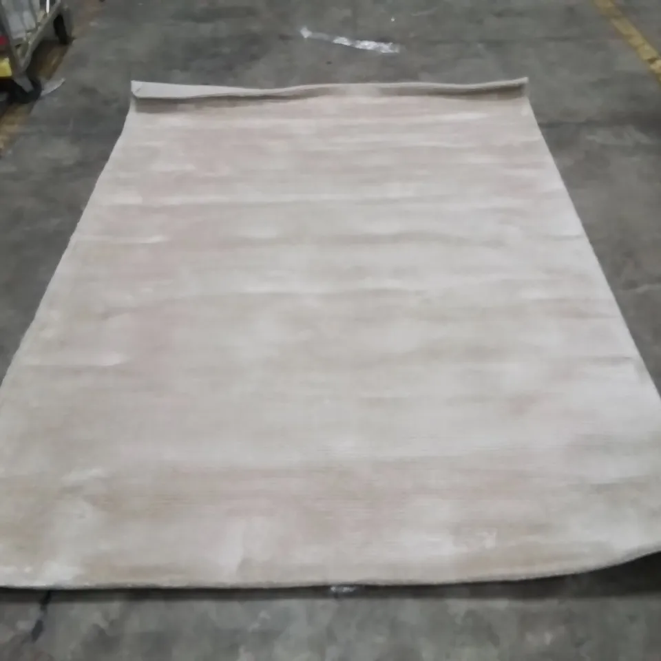 QUALITY DESIGNER AREA RUG - APPROXIMATELY 230X160CM