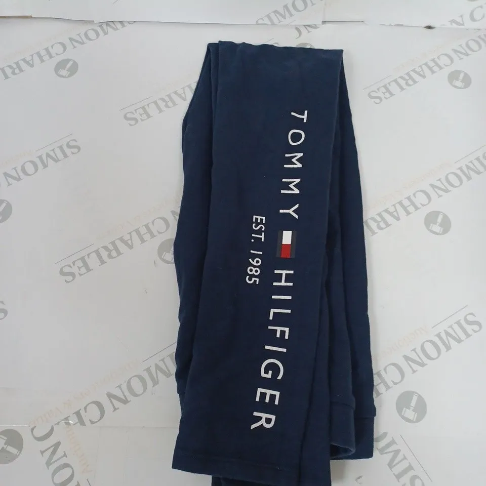 TOMMY HILFIGER TRACKSUIT SIZE UNSPECIFIED