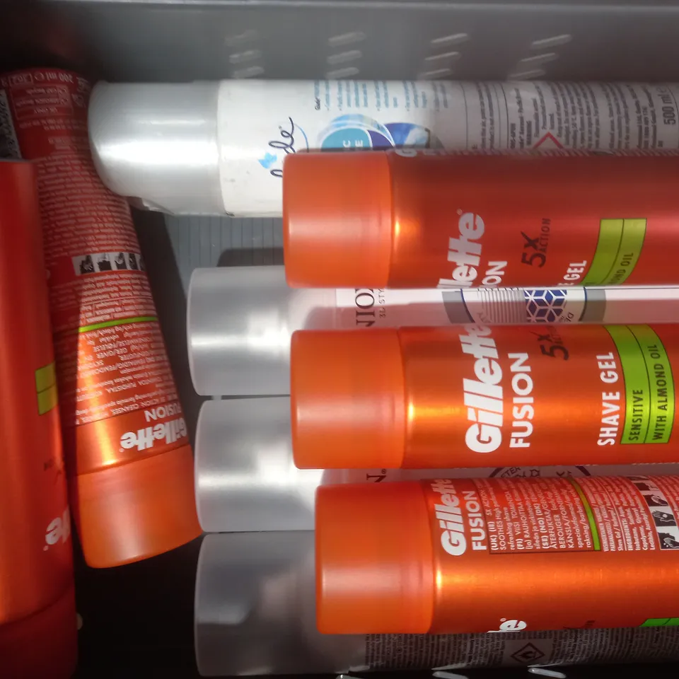 APPROXIMATELY 10 ASSORTED AEROSOL ITEMS IN INCLUDE NIOXIN STRONG HOLD HAIRSPRAY, ALIA AIR FRESHENER, AXE BODYSPRAY, ETC - COLLECTION ONLY