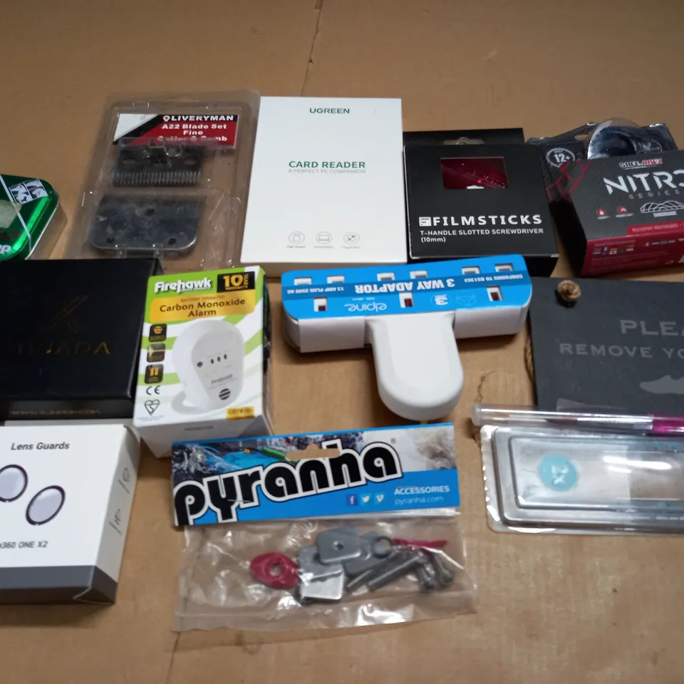 LOT OF ASSORTED HOUSEHOLD ITEMS TO INCLUDE NITRO SERIES MOUTHGUARD, SHARP PEEL AND USB-C 20W POWER ADAPTER