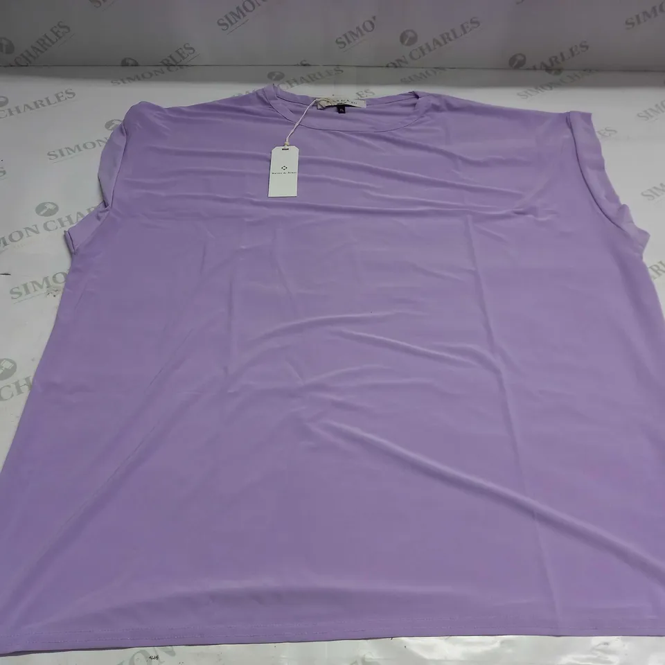 LARGE QUANTITY OF ASSORTED CLOTHING ITEMS TO INCLUDE - MAISON DE NIMES - EMELIA