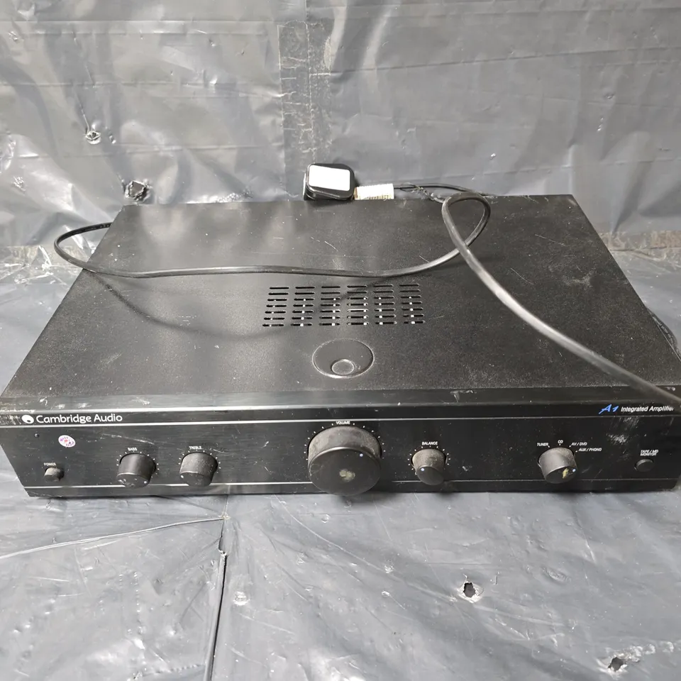 CAMBRIDGE AUDIO A1 INTEGRATED AMPLIFIER