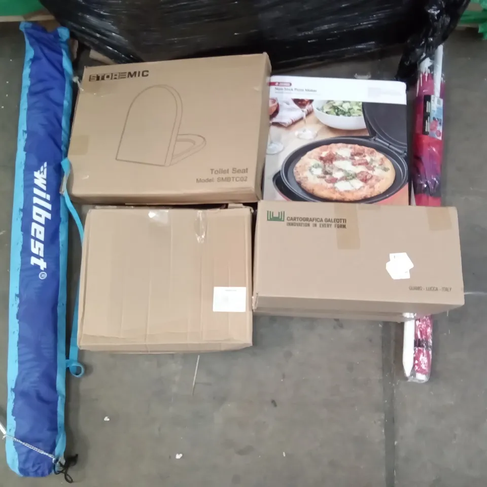 PALLET OF ASSORTED ITEMS INCLUDING STOREMIC TOILET SEAT, JUDGE NON-STICK PIZZA MAKER, HALLOWEEN WREATH, PARASOL MANDELA, WILBEST