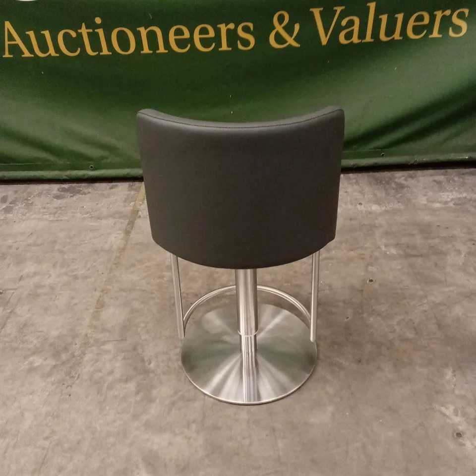 QUALITY DESIGNER MONZA GAS-LIFT BARSTOOL, GREY PU LEATHER