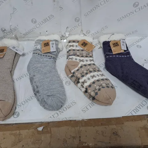 4 PIAR OF GRIPPLY/FLUFFY CHRIATMAS SOCKS BY MUK LUKS