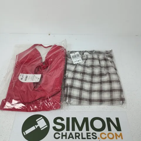 APPROXIMATELY 15 ASSORTED CLOTHING ITEMS IN VARIOUS SIZES, COLOURS & STYLES TO INCLUDE STRAPPY ONE PIECE , WIDE LEG PANTS 