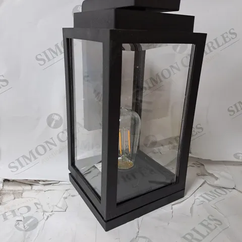 OUTDOOR LANTERN IN BLACK