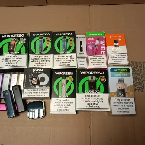 LOT OF APPROXIMATELY 30 ASSORTED VAPING ITEMS TO INCLUDE VAPORESSO, GEEKVAPE AND PAVA