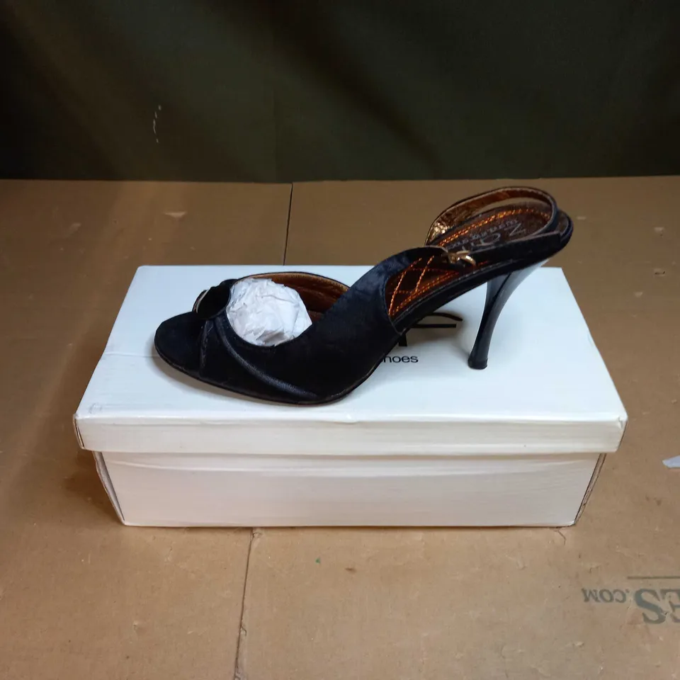 ZAIF TOE PEEP HEEL SHOES SIZE 4