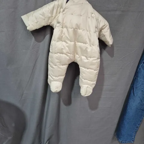 CREAM PADDED BABY BUNTING SUIT (6M) – 1+ IN THE FAMILY, MADE IN SPAIN