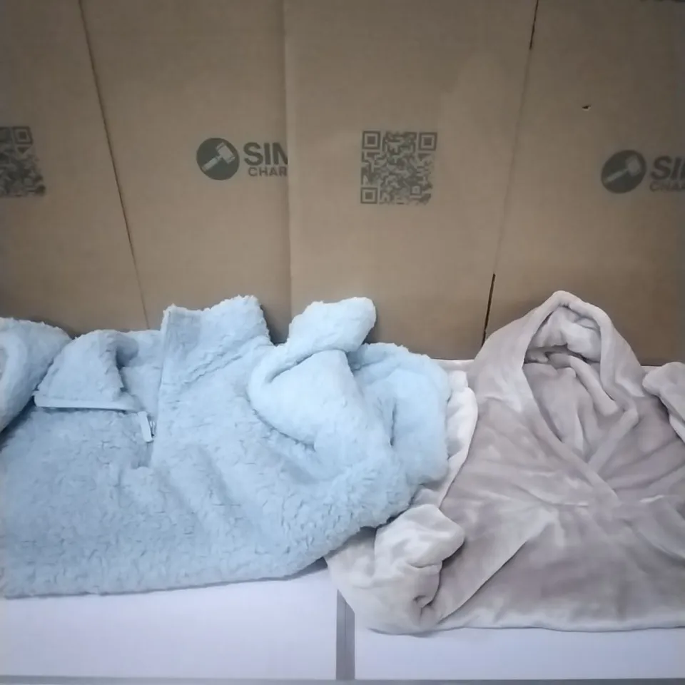A PALLET TO CONTAIN APPROXIMATELY 60 WOMENS DESIGNER CLOTHES WHICH INCLUDE; PRETTY SECRETS OVER SIZED JUMPERS AND HOODIES ETC