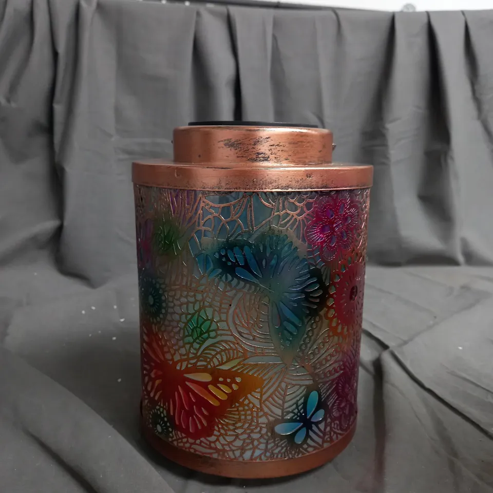 BOXED GARDEN REFLECTIONS RECHARGEABLE BUTTERFLY LANTERN