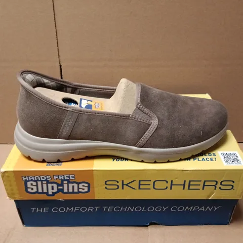 BOXED PAIR OF SKECHERS ON THE GO FLEX SHOES IN DARK TAUPE - UK 6
