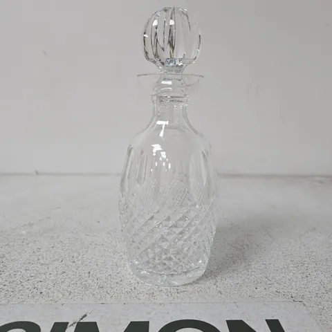 CRYSTAL GLASS DECANTER WITH STOPPER
