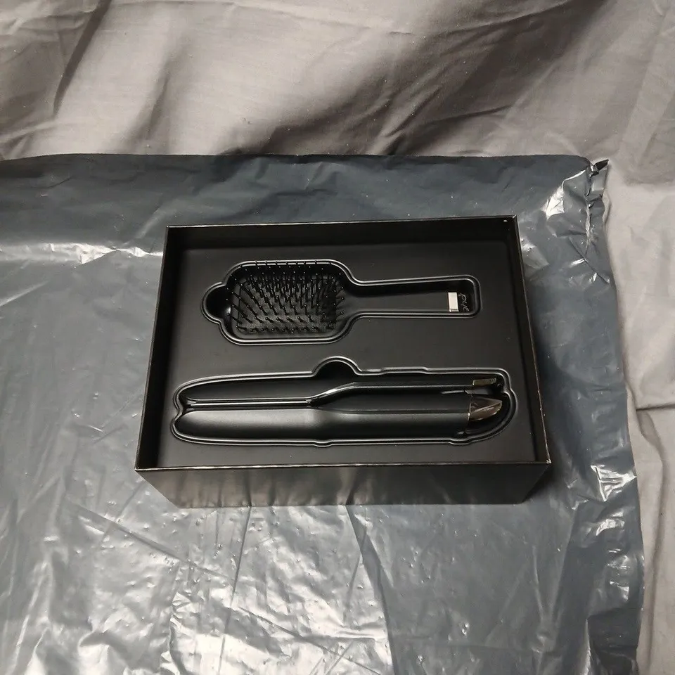 GHD UNPLUGGED ON THE GO CORDLESS STYLER GIFT SET