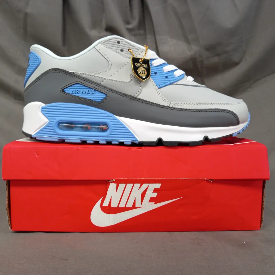 BOXED PAIR OF NIKE AIR MAX SHOES IN GREY/BLUE UK SIZE 10