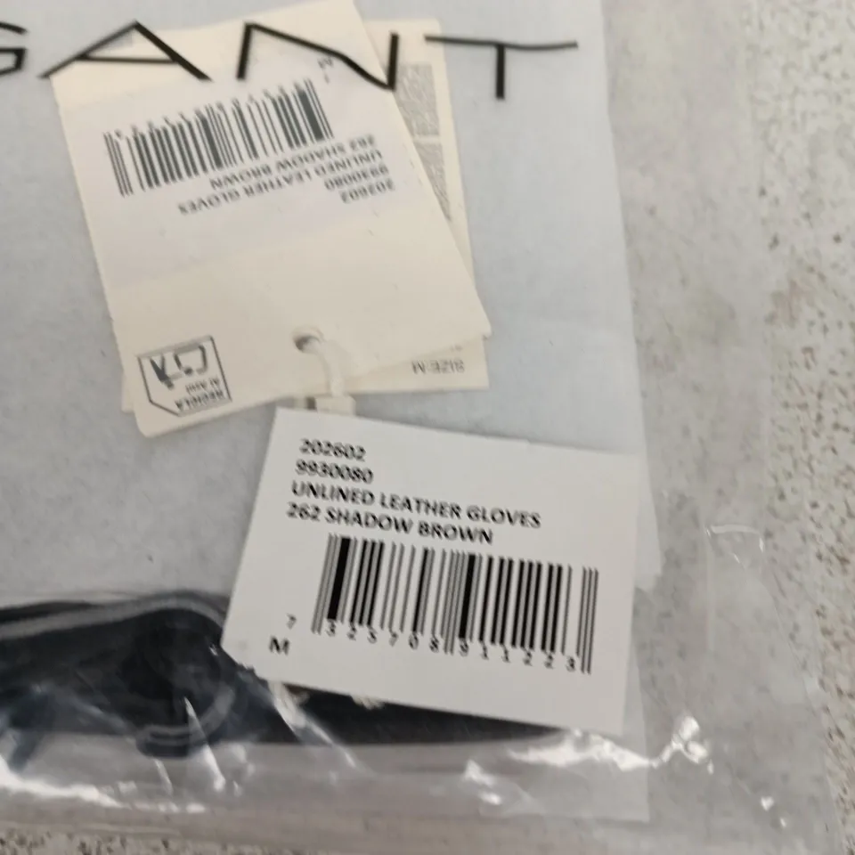 BAGGED GANT UNLINED LEATHER GLOVES - SIZE M