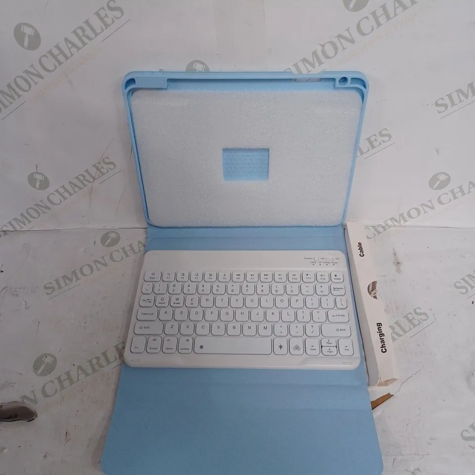WIRELESS 10.9' KEYBOARD CASE FOR IPAD AIR 5TH/4TH IN BABY BLUE 