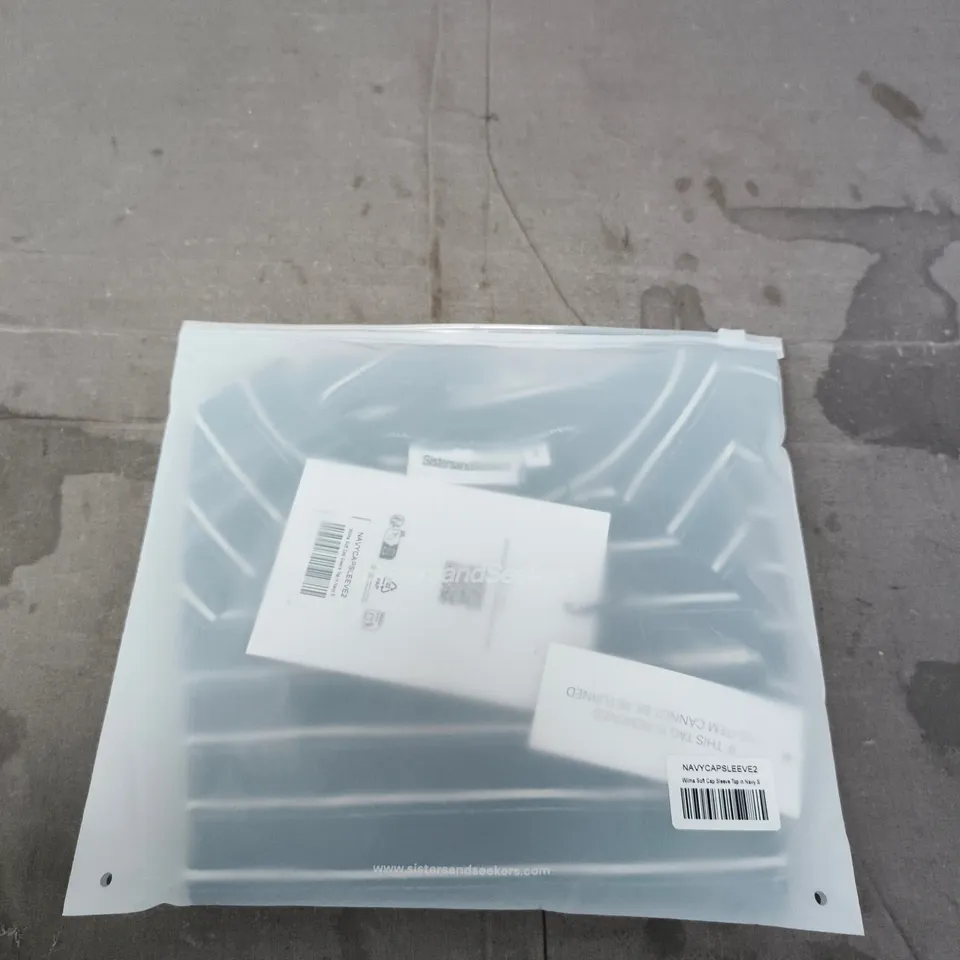 SISTERS AND SEEKERS WILMA SOFT CAP SLEEVE TOP – NAVY, SIZE S