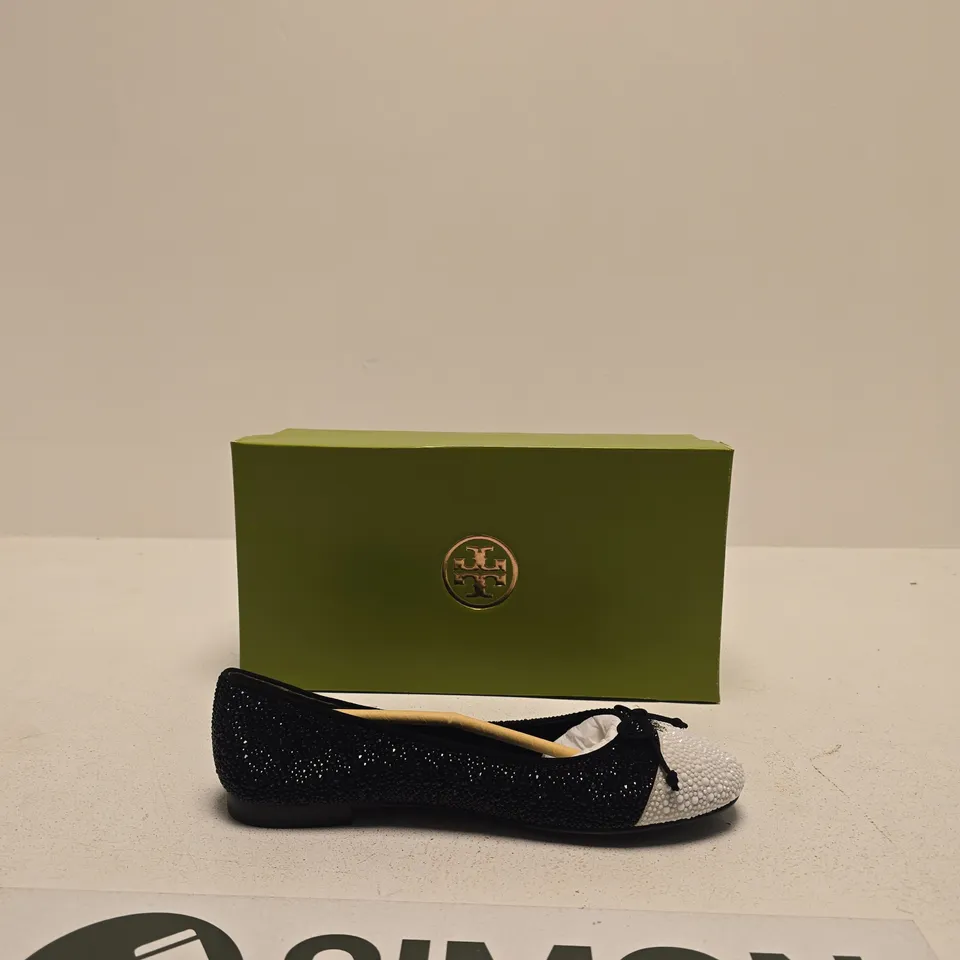 TORY BURCH EMBELLISHED FLATS – BLACK GLITTER WITH WHITE BEADED TOE CAP (BOXED) SIZE 8.5 M