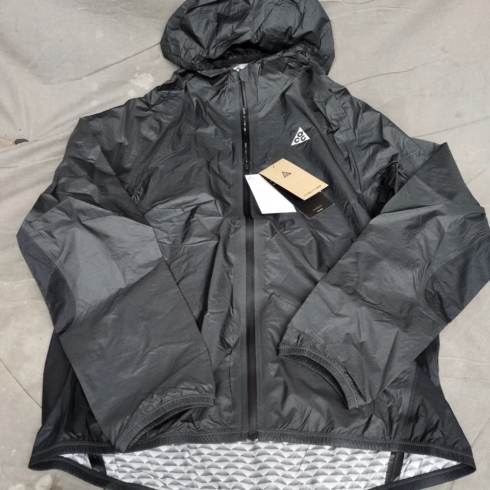 NIKE ACG THIN RAIN IN BLACK - SMALL