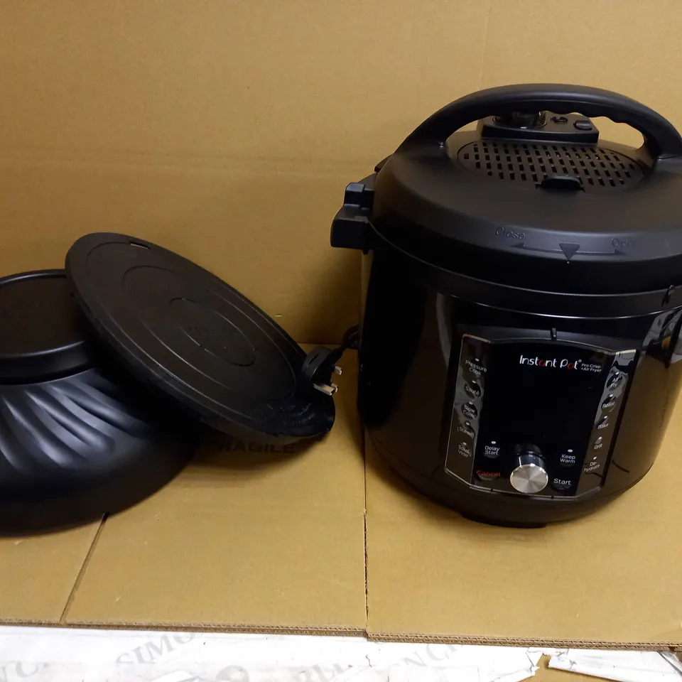 INSTANT POT PRO CRISP ELECTRIC MULTI COOKER