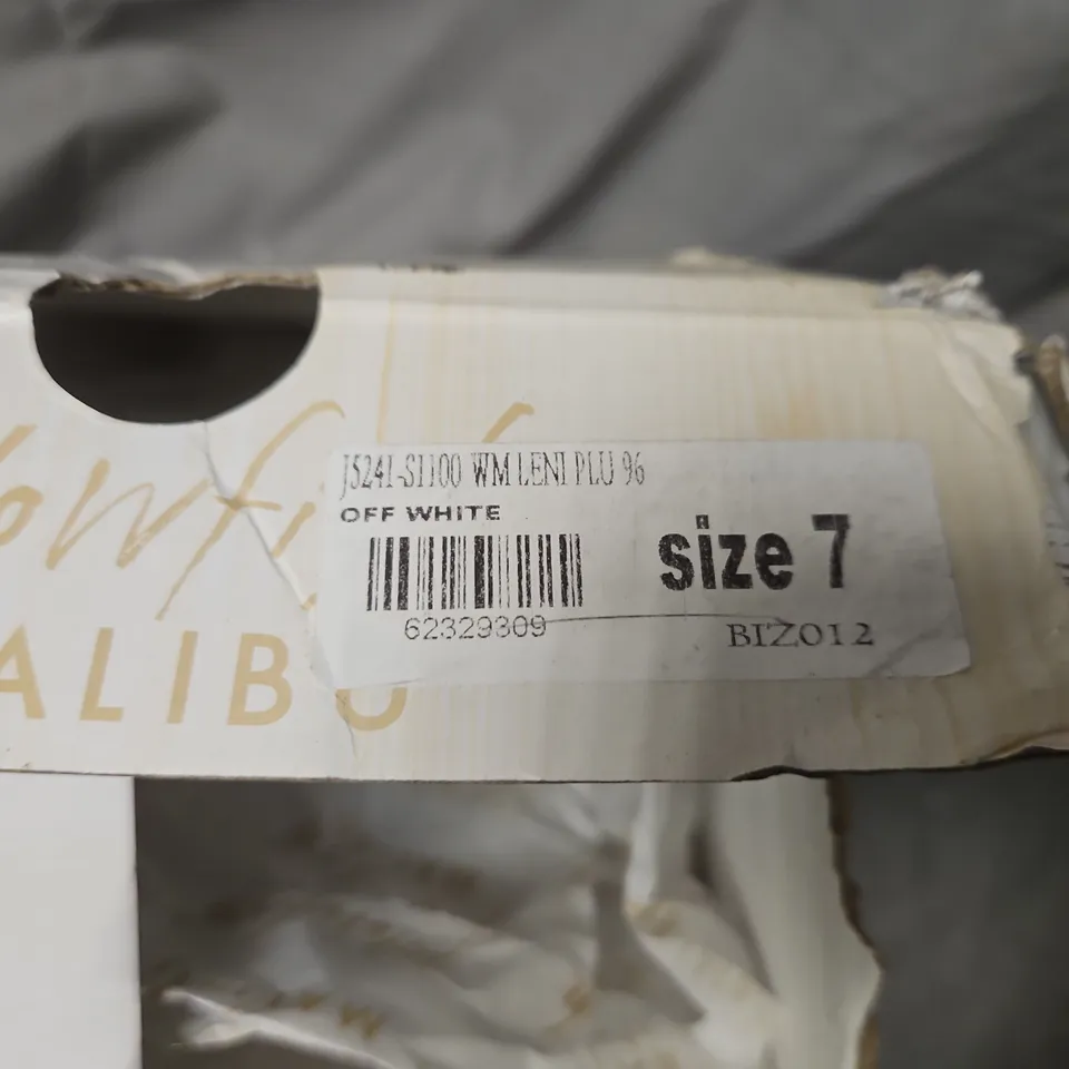 BOXED BLOWFISH MALIBU WHITE SANDALS – WOMEN'S – SIZE 7