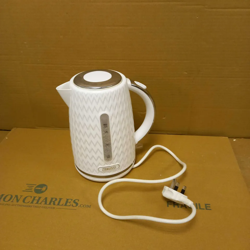 ZANUSSI WHITE CORDLESS KETTLE 