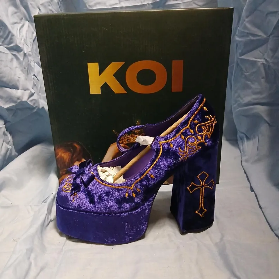 KOI ROYAL MANOR VELVET PLATFORM HEELS – PURPLE, UK8