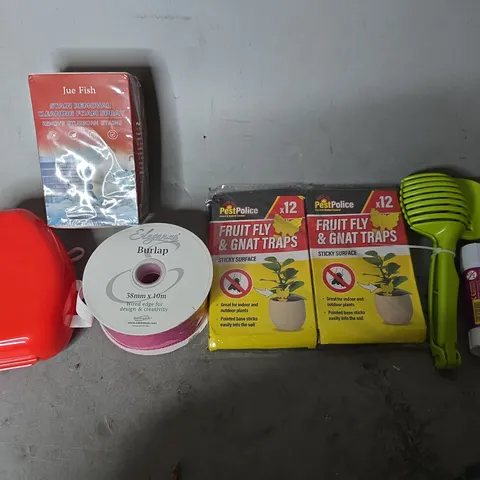 APPROXIMATELY 18 ASSORTED ITEMS TO INCLUDE - FRUIT FLY & GNAT TRAPS , WIZARD GLUE STICK , BURLAP 38MM X 10M ETC