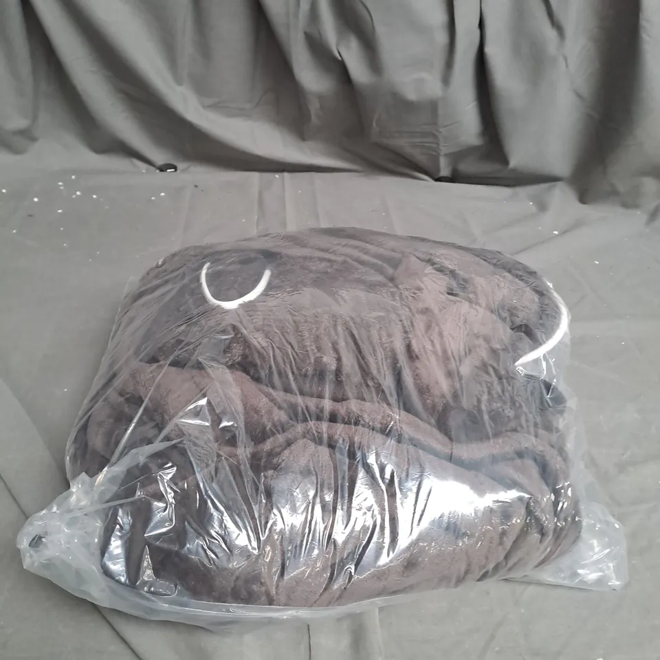 BOXED COZEE HOME FAUX FUR HEATED THROW IN CHOCOLATE