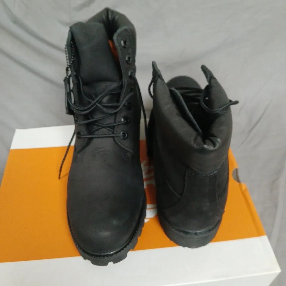 BOXED TIMBERLAND PREMIUM 6-INCH LACE WATERPROOF BOOTS, BLACK – UK 8 (US 8.5)