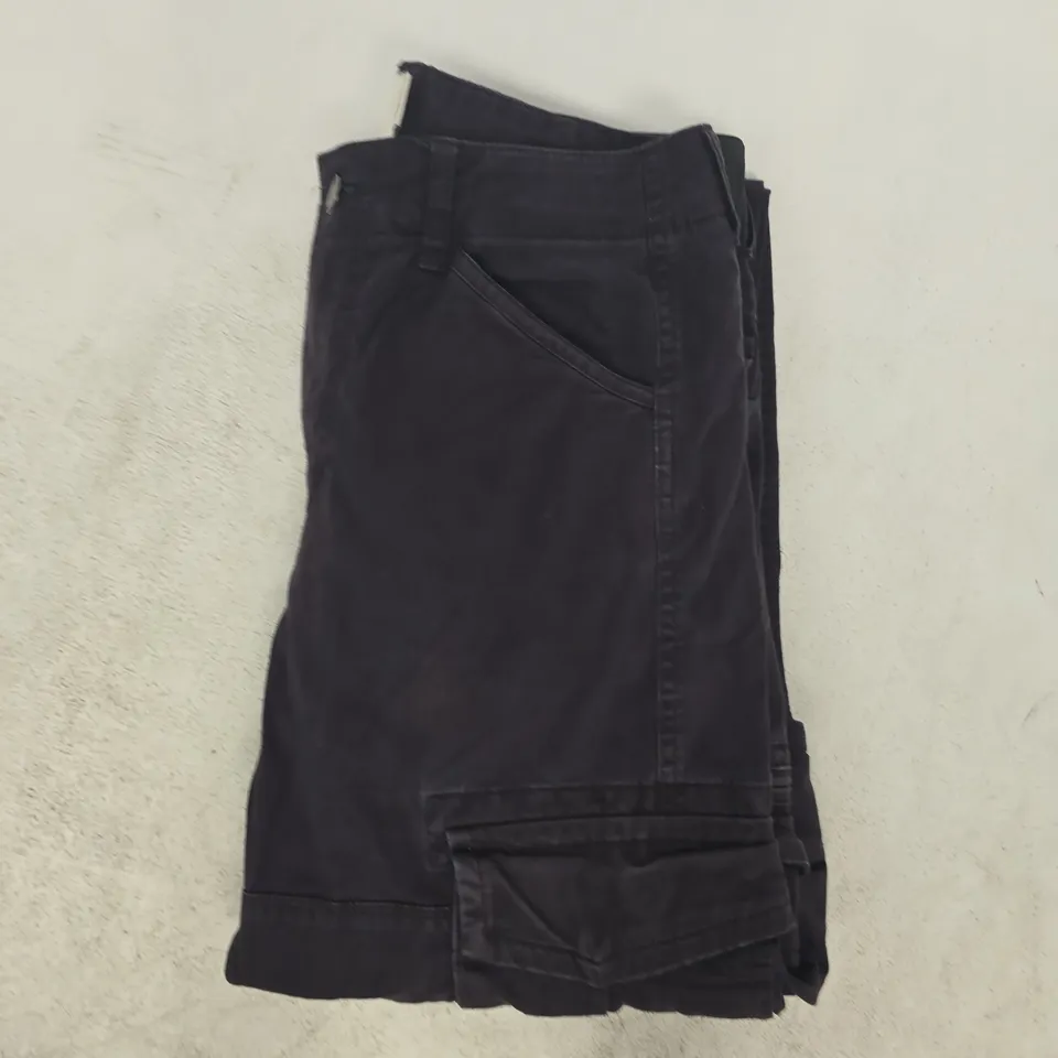 FIRETRAP CARGO PANTS IN BLACK SIZE 32