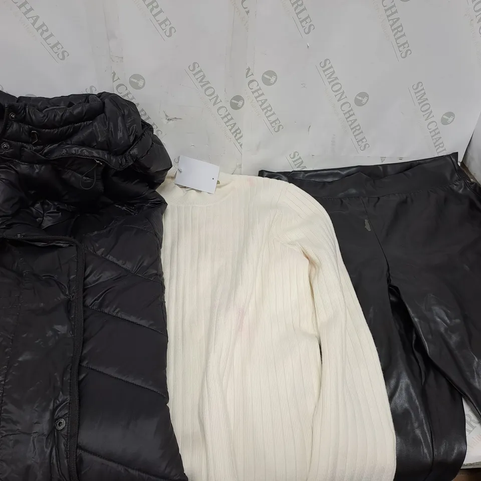LARGE BOX OF ASSORTED CLOTHING TO INCLUDE COATS, SWEATERS AND PANTS, ETC