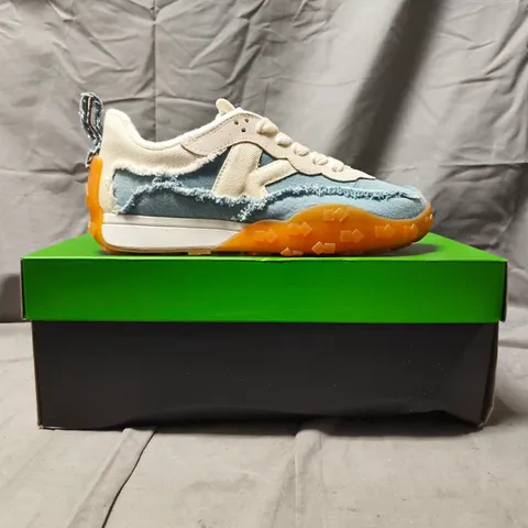 BOXED PAIR OF KATE SPADE TRAINERS IN BLUE/WHITE SIZE UK 6