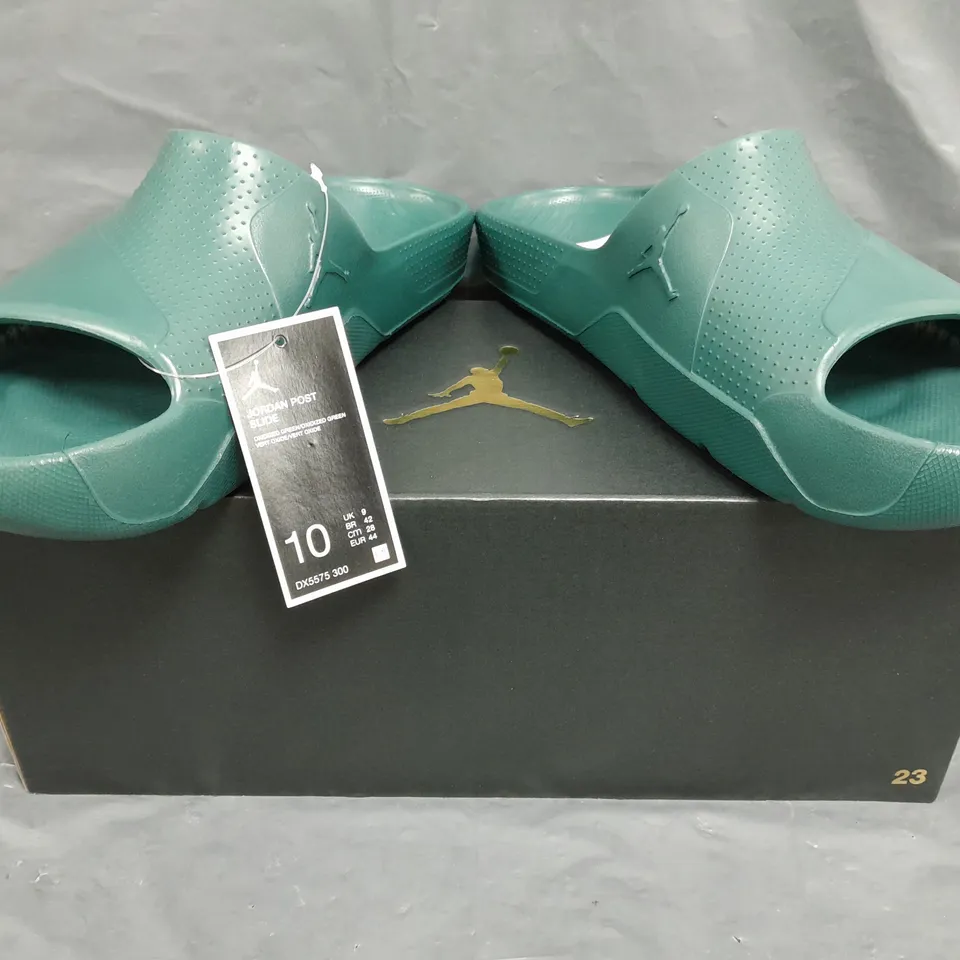 BOXED PAIR OF NIKE JORDAN POST SLIDERS IN OXIDIZED GREEN SIZE UK 9