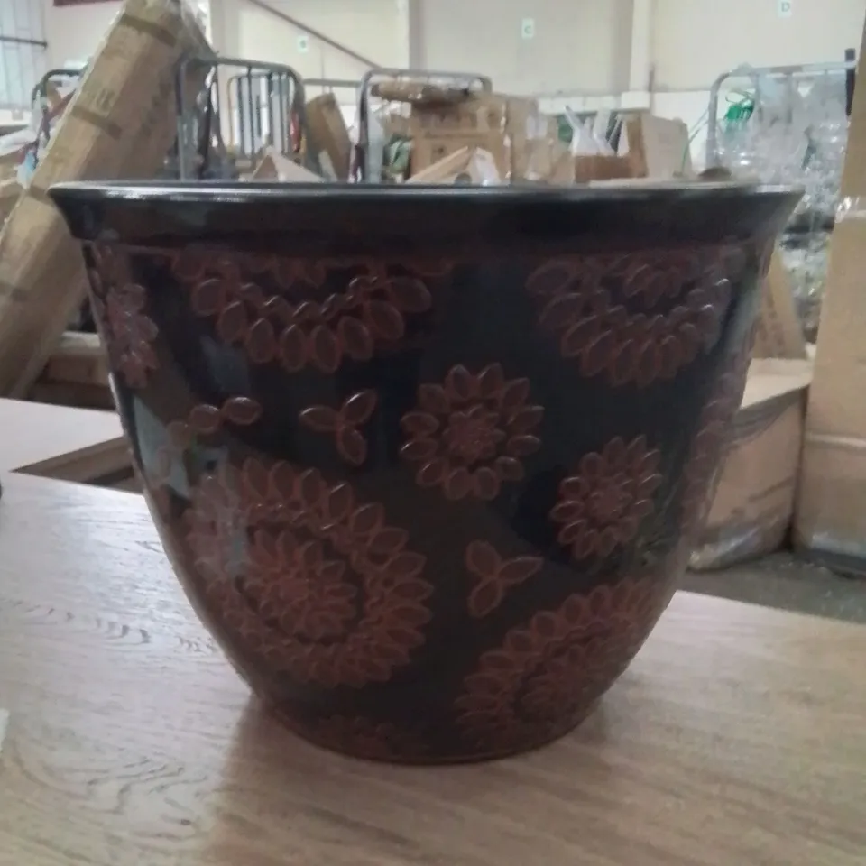 CORSAIR PLASTIC PLANT POT BLACK/RED